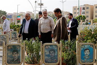 حضور دکتر طهرانچی در مزار شهدای شهر اصفهان