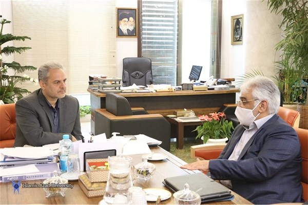 دکتر محمدمهدی طهرانچی، رئیس دانشگاه آزاد اسلامی با کاظم خاوازی، وزیر جهاد کشاورزی دیدار و گفتگو کرد